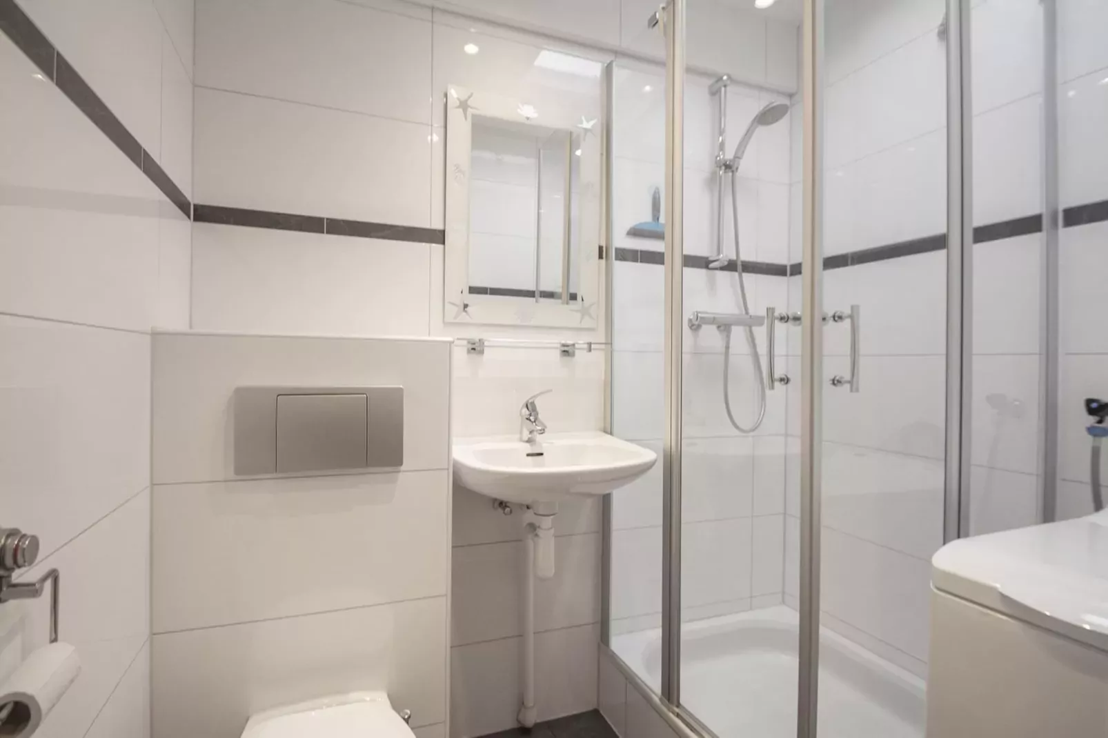 Garnekuul 18-Bathroom