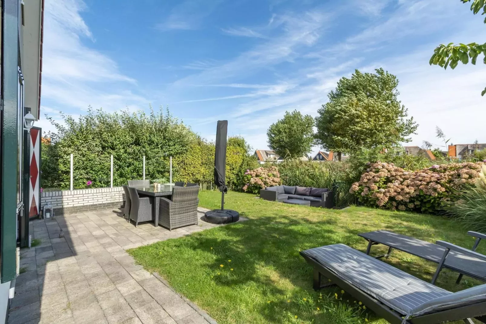 De Buitenplaats 37-Gardens summer