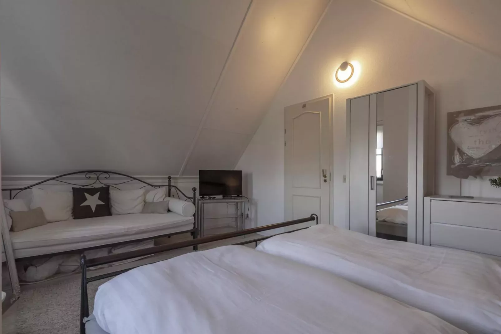 De Buitenplaats 37-Bedroom