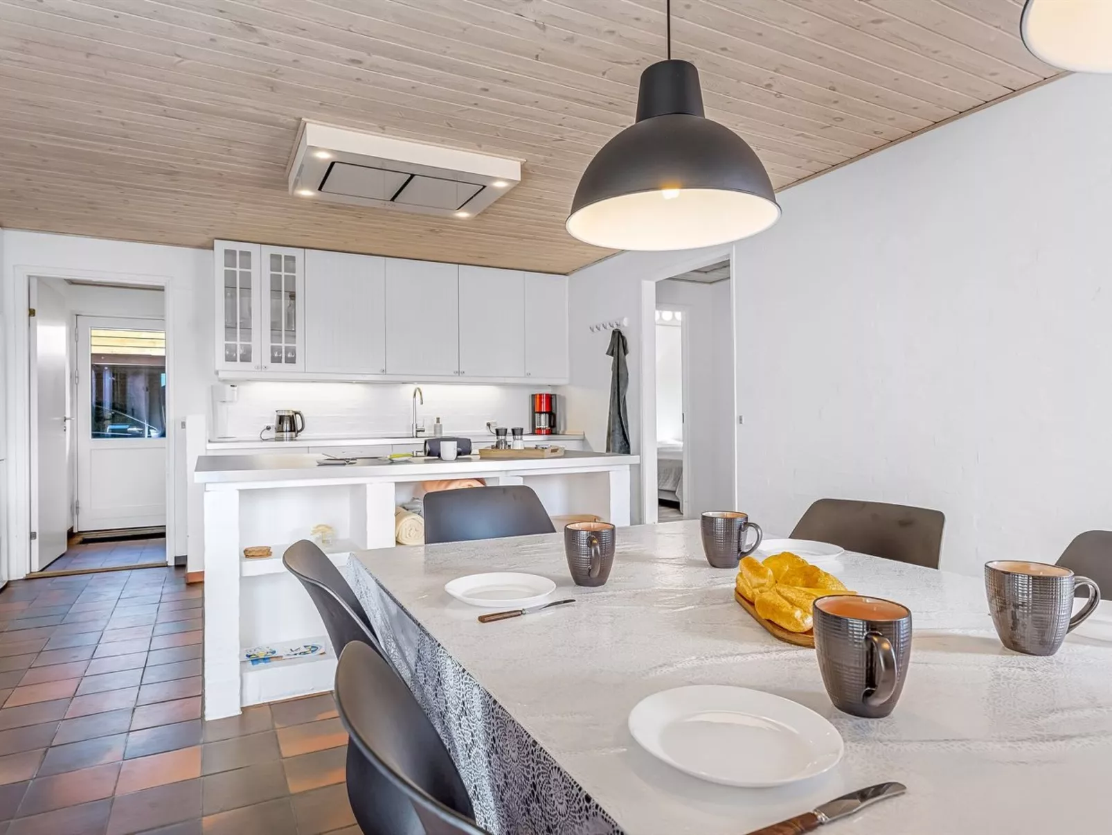 "Iara" - 500m from the sea-Inside