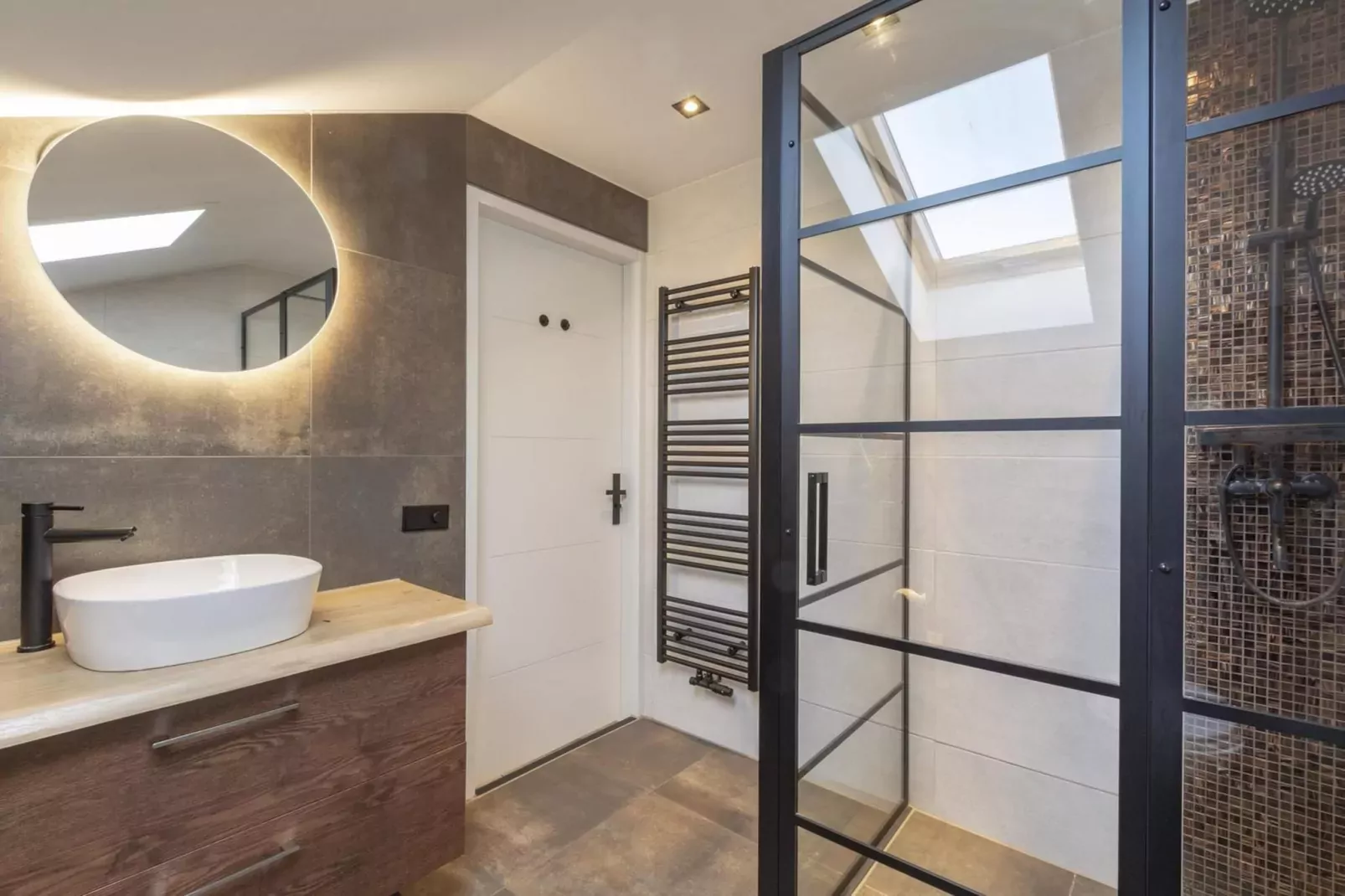 Luxe Villa Keizerskroon - Keizerkroon 63-Bathroom