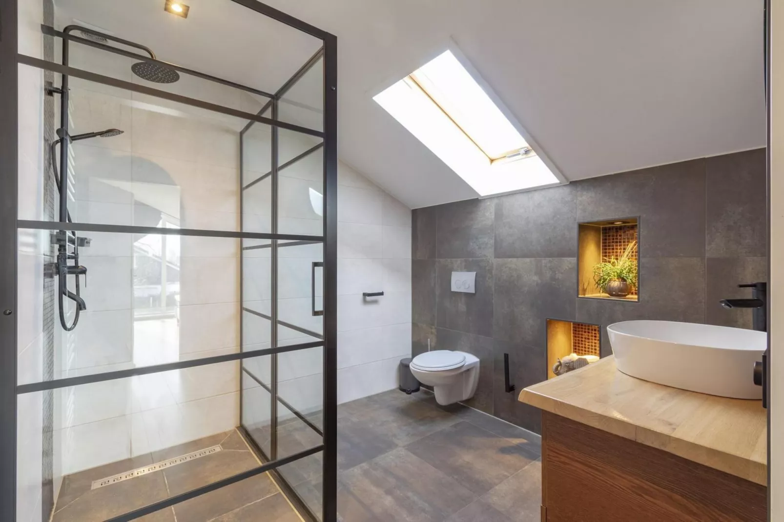 Luxe Villa Keizerskroon - Keizerkroon 63-Bathroom