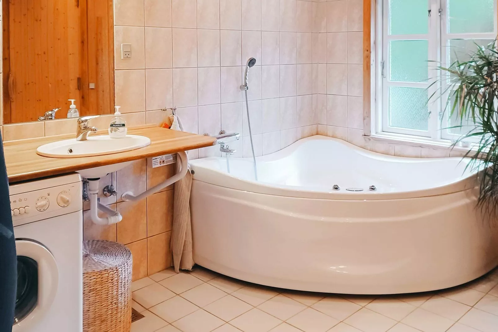 6 Personen Ferienhaus in Fur-By Traum-Wellnessbereich