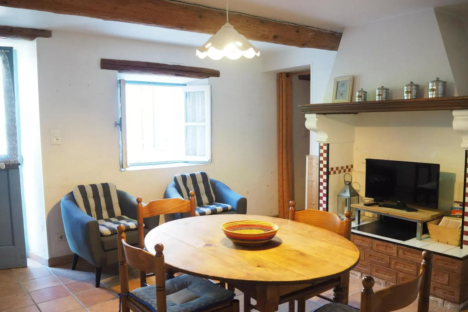 Reihenhaus in Monteux-Living room