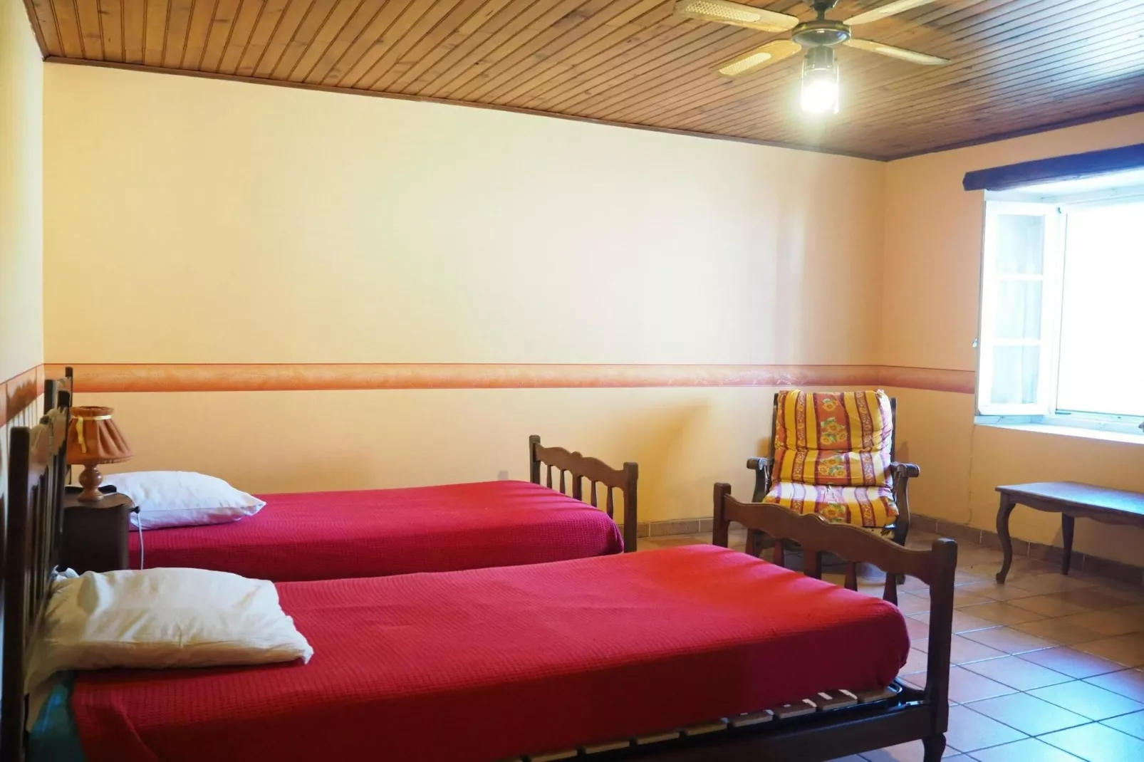 Reihenhaus in Monteux-Bedroom