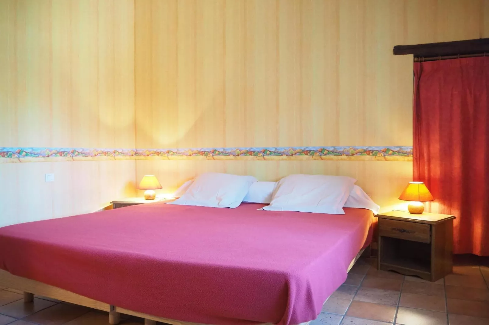 Reihenhaus in Monteux-Bedroom
