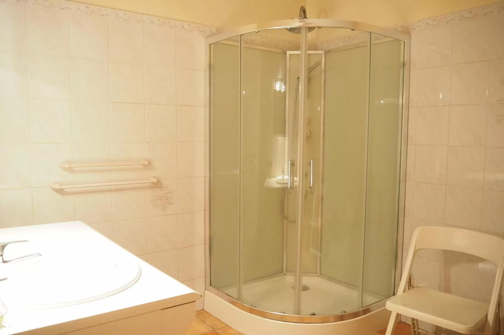 Reihenhaus in Monteux-Bathroom