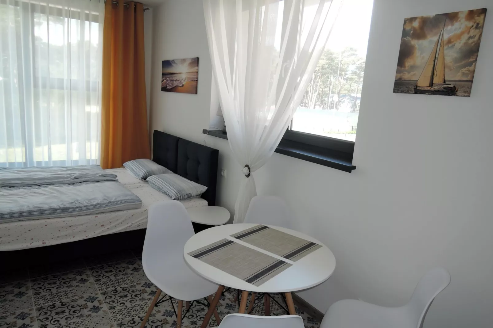 Apartament na 1 piętrze-Dining room