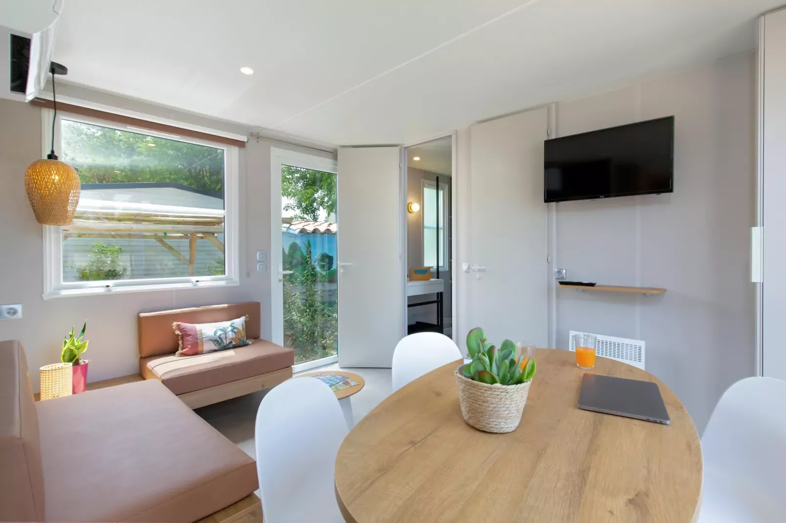 Les Jardins d'Agathe 6-Living room