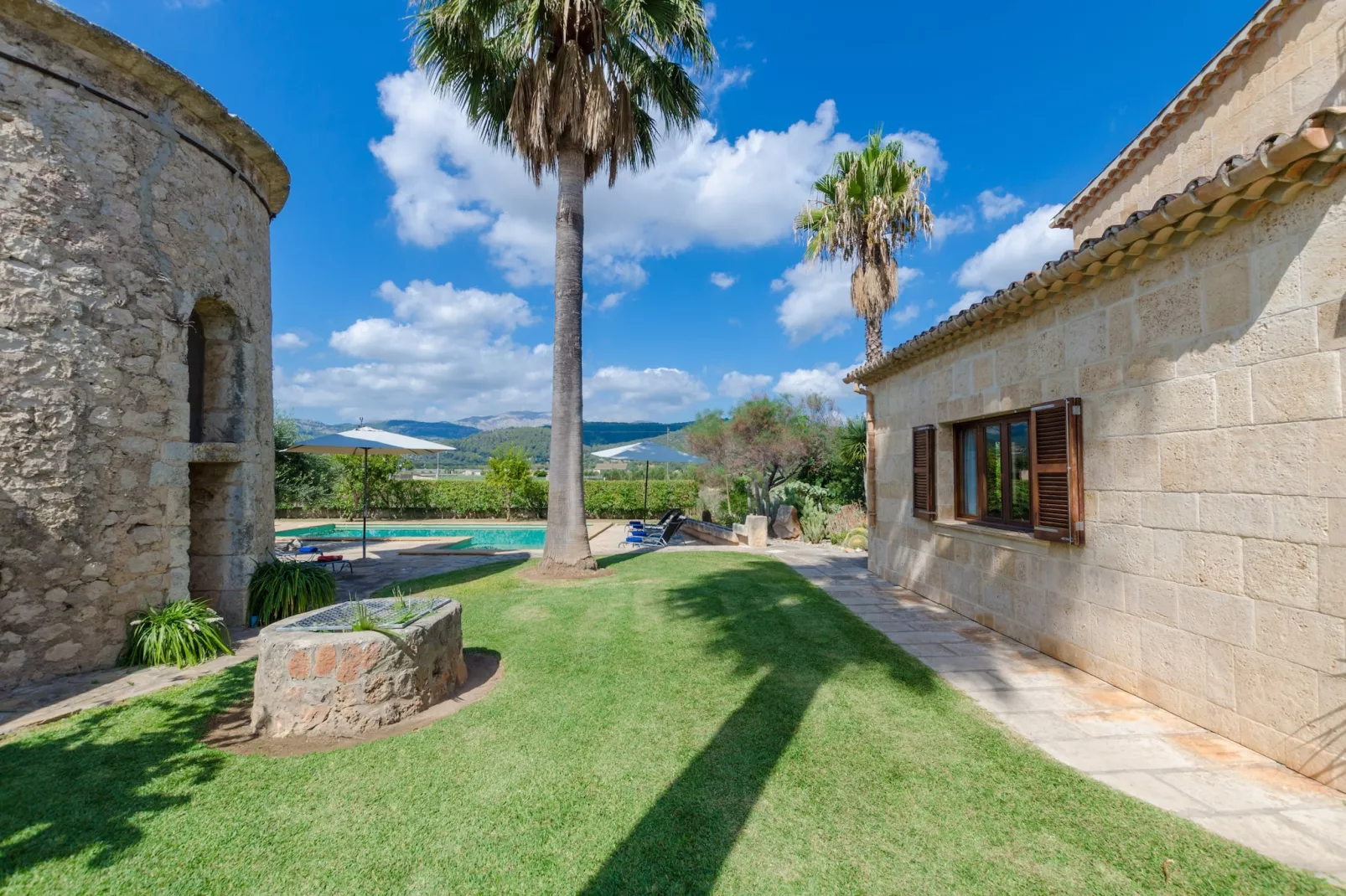 Sa Resclosa-Exterior summer