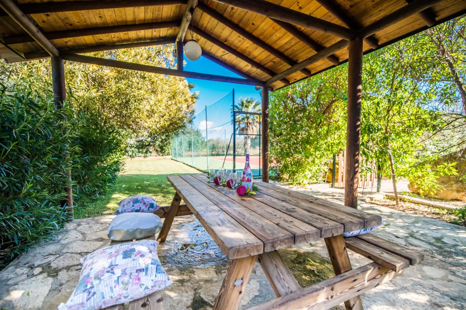 Cas Home-Outdoor