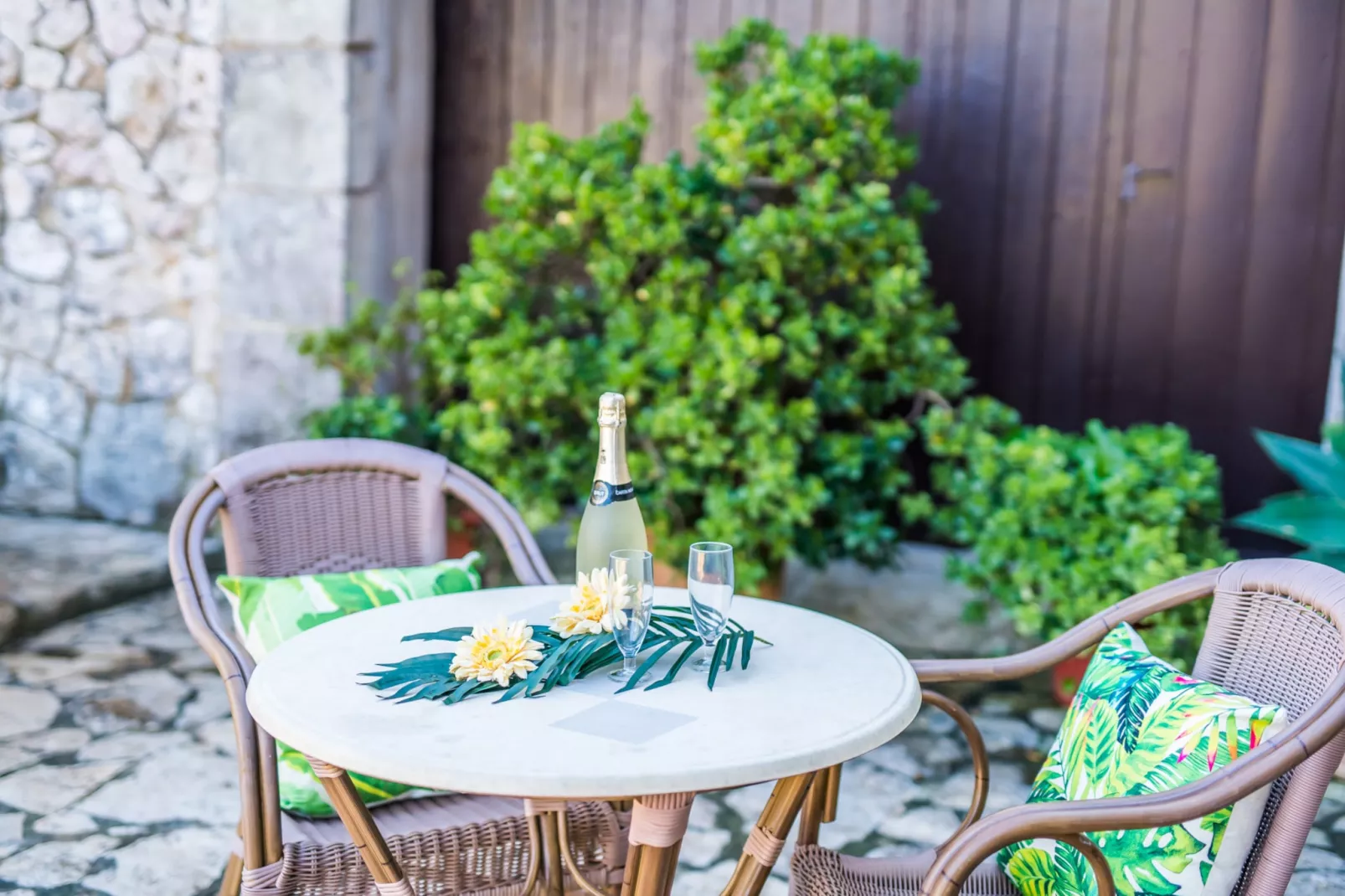 Cas Home-Terrace