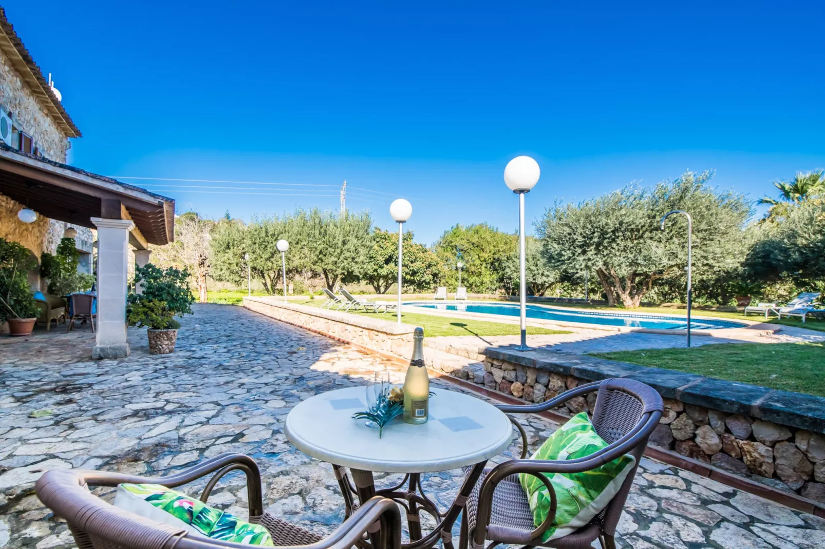 Cas Home-Terrace