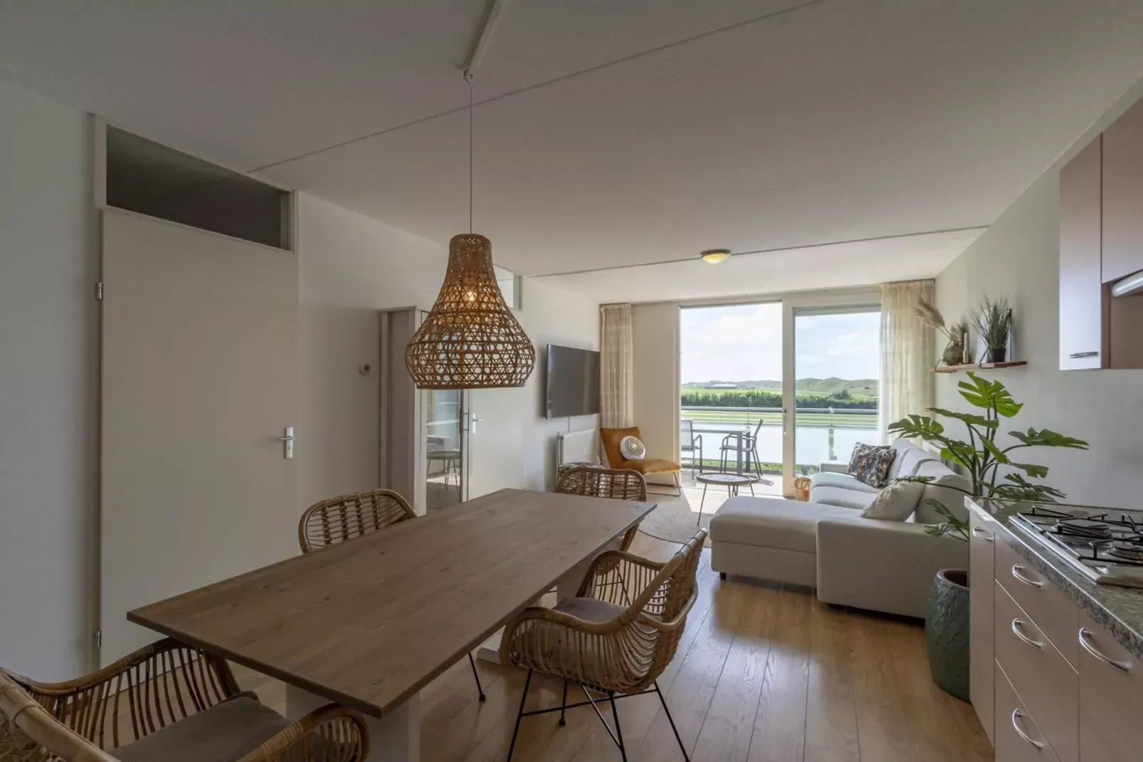 Duinerei B202-Dining room