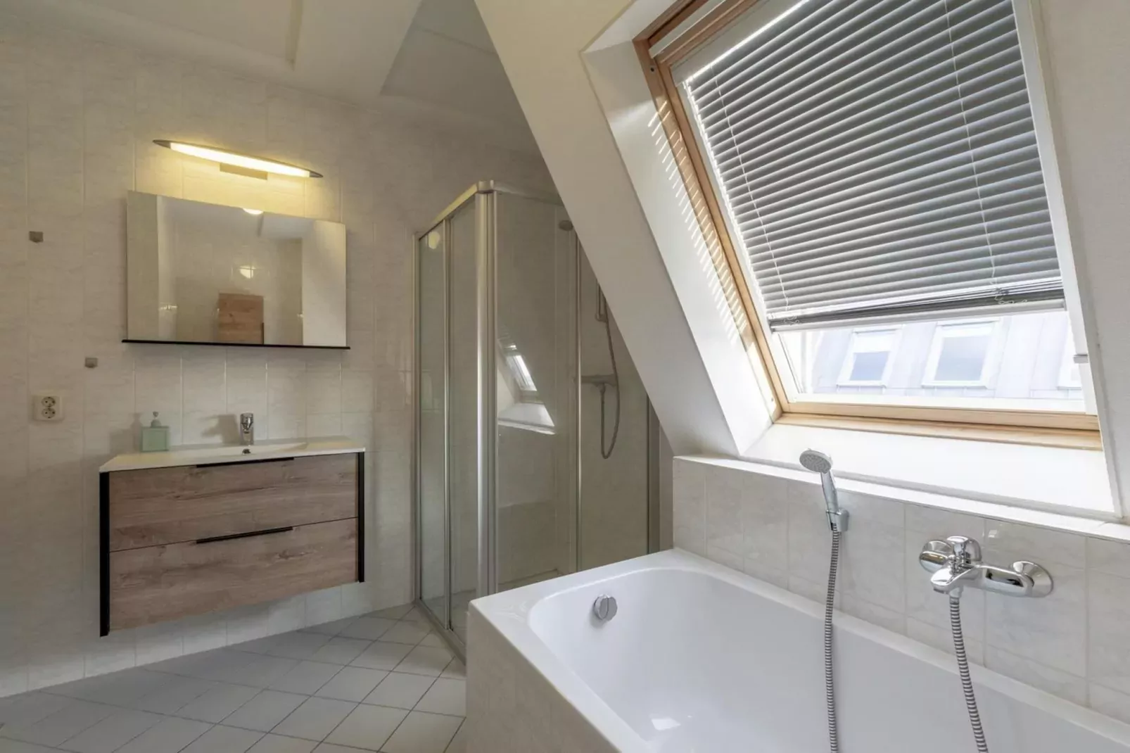 Duinerei B301-Bathroom