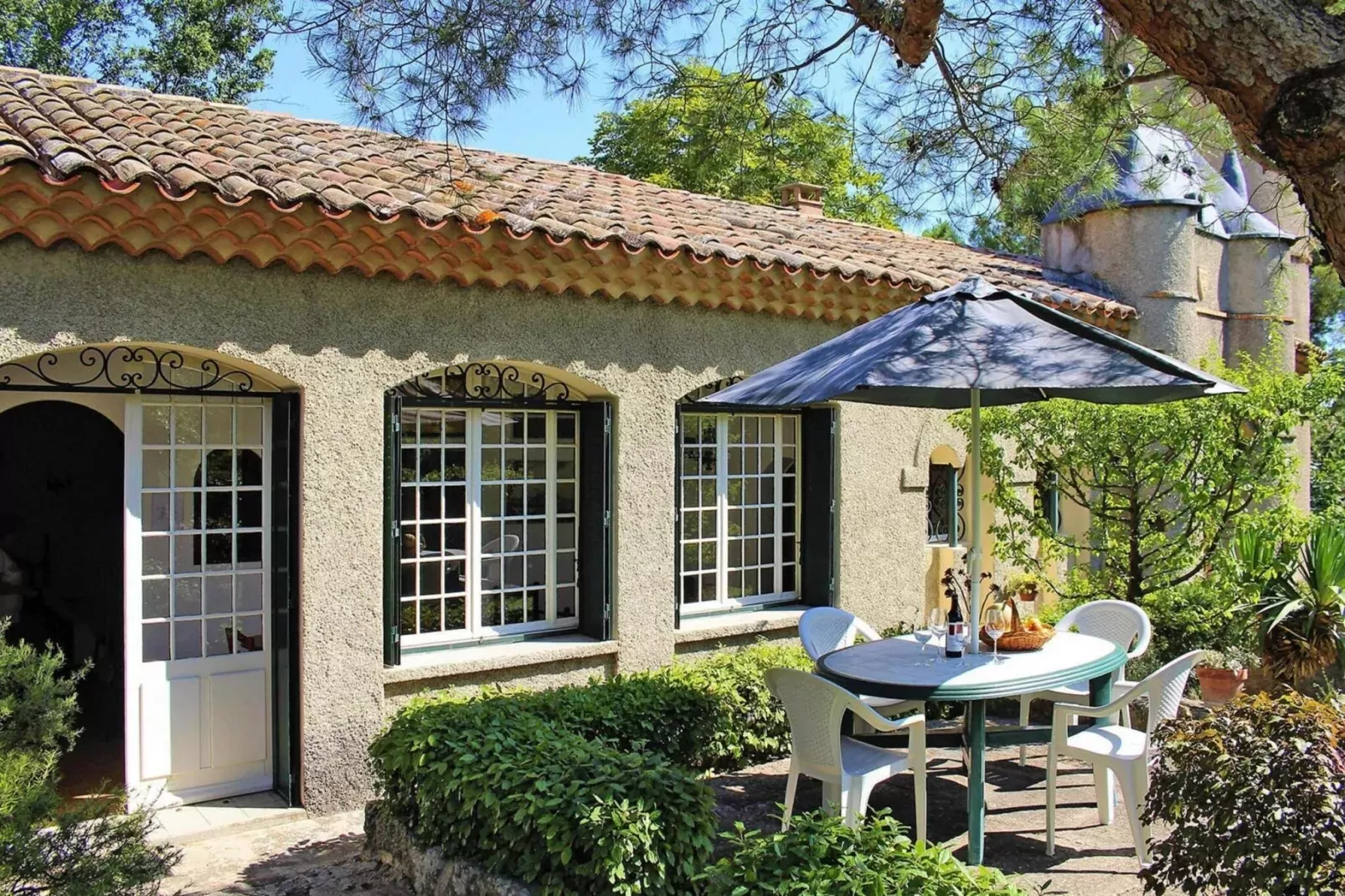 Ferienhaus in Salon-de-Provence-Jardin d'été