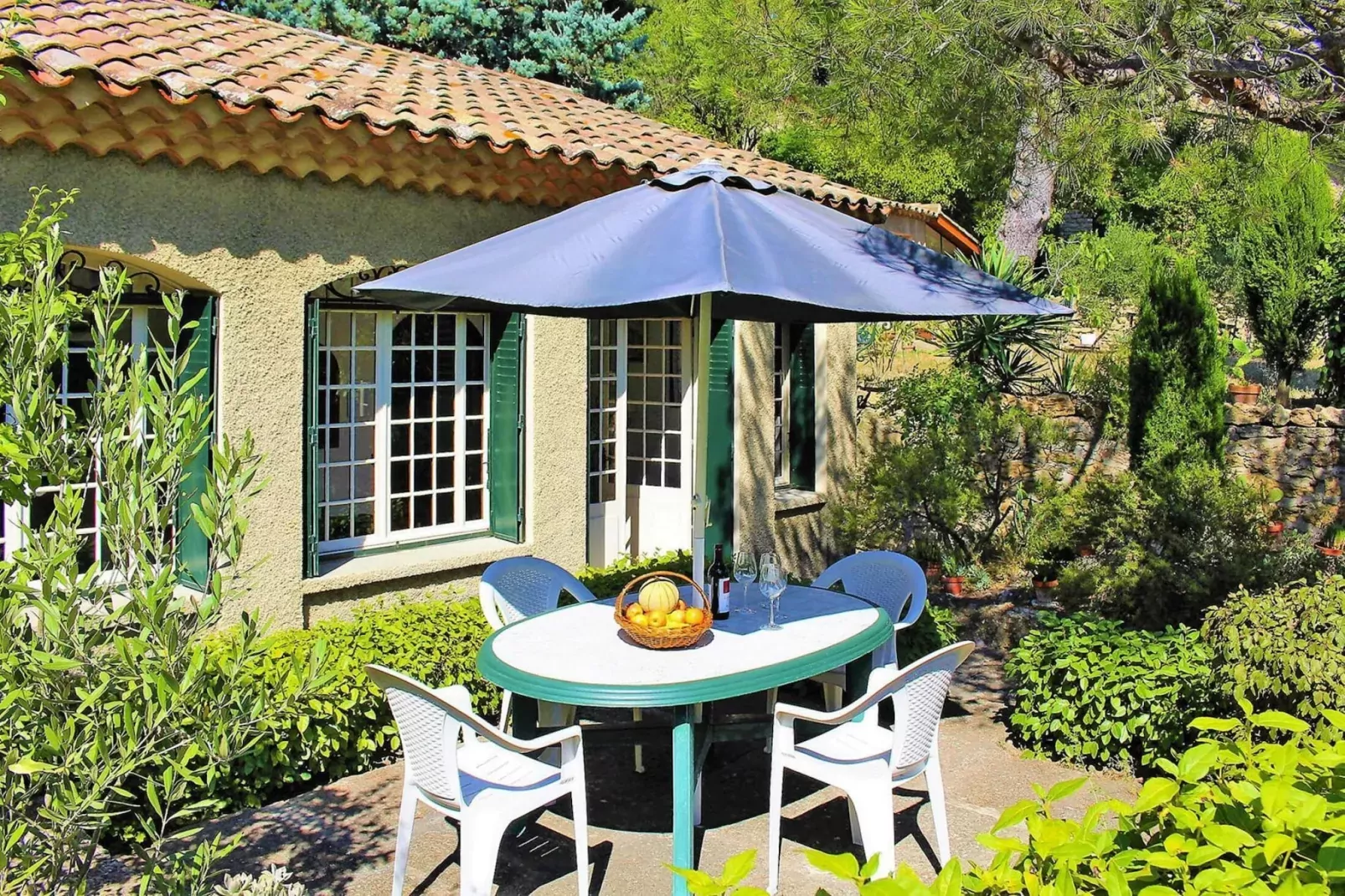 Ferienhaus in Salon-de-Provence-Vue d'été
