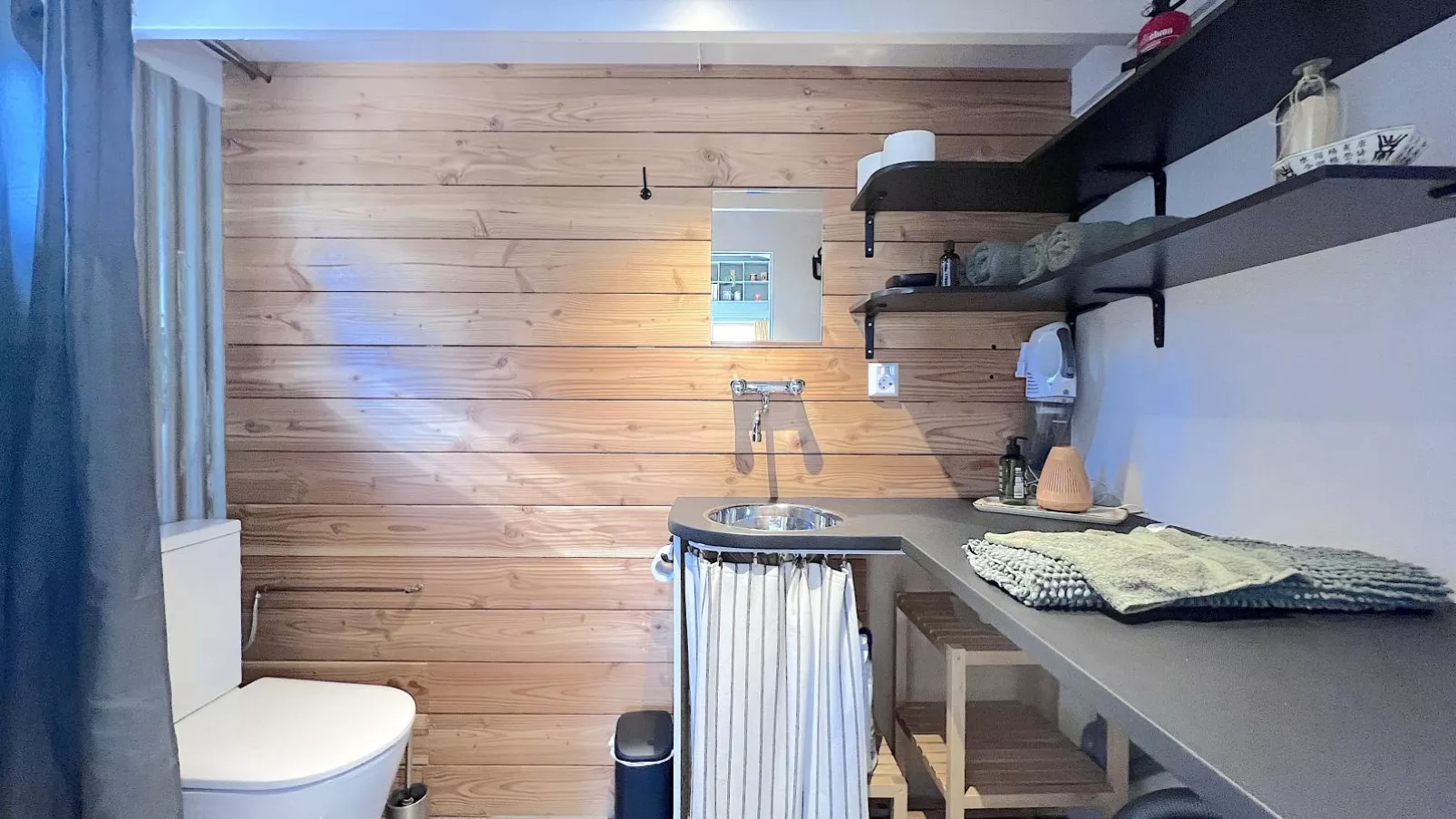 Bij ons Tinie-Bathroom