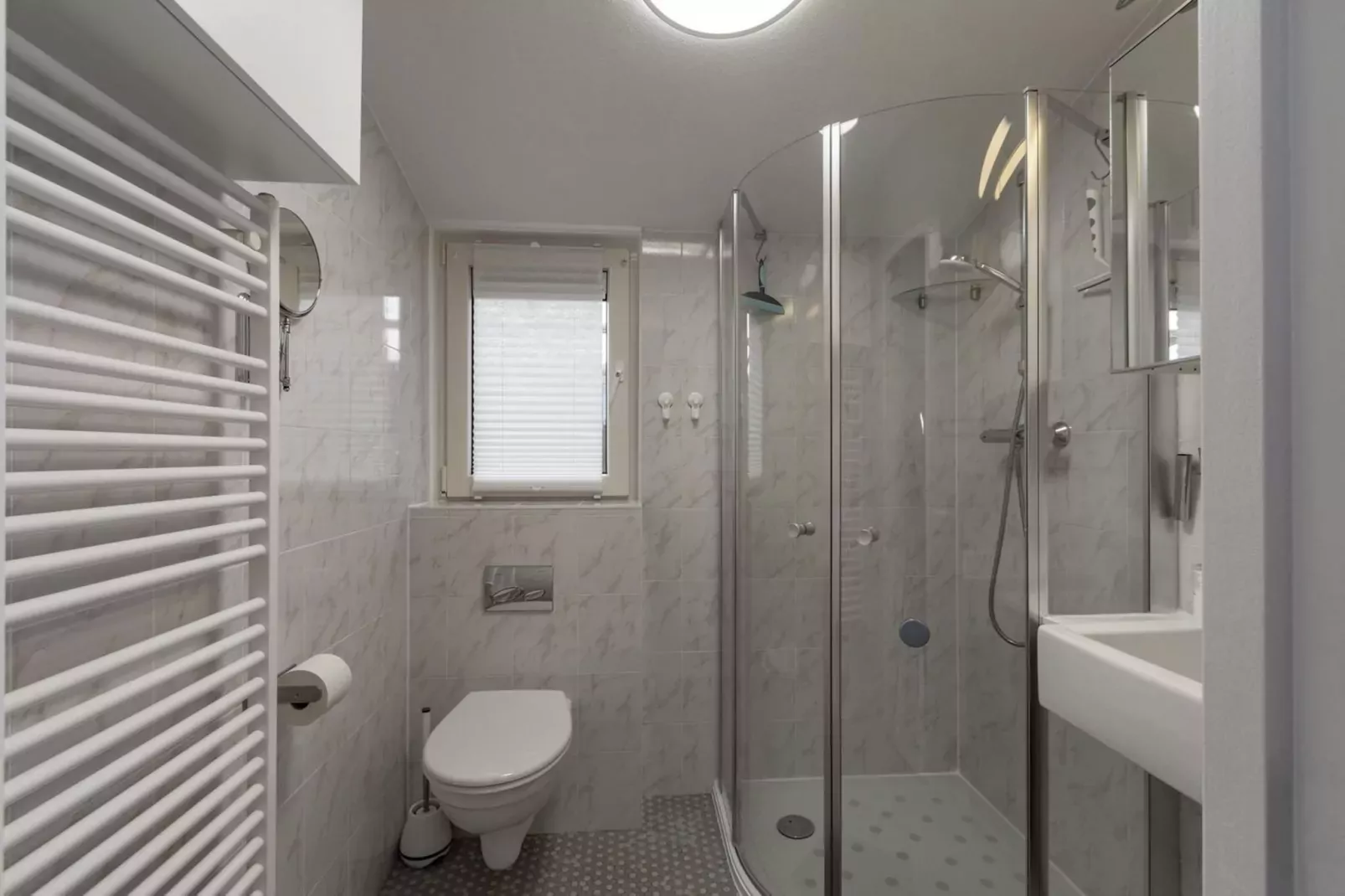 Garnekuul 49-Bathroom