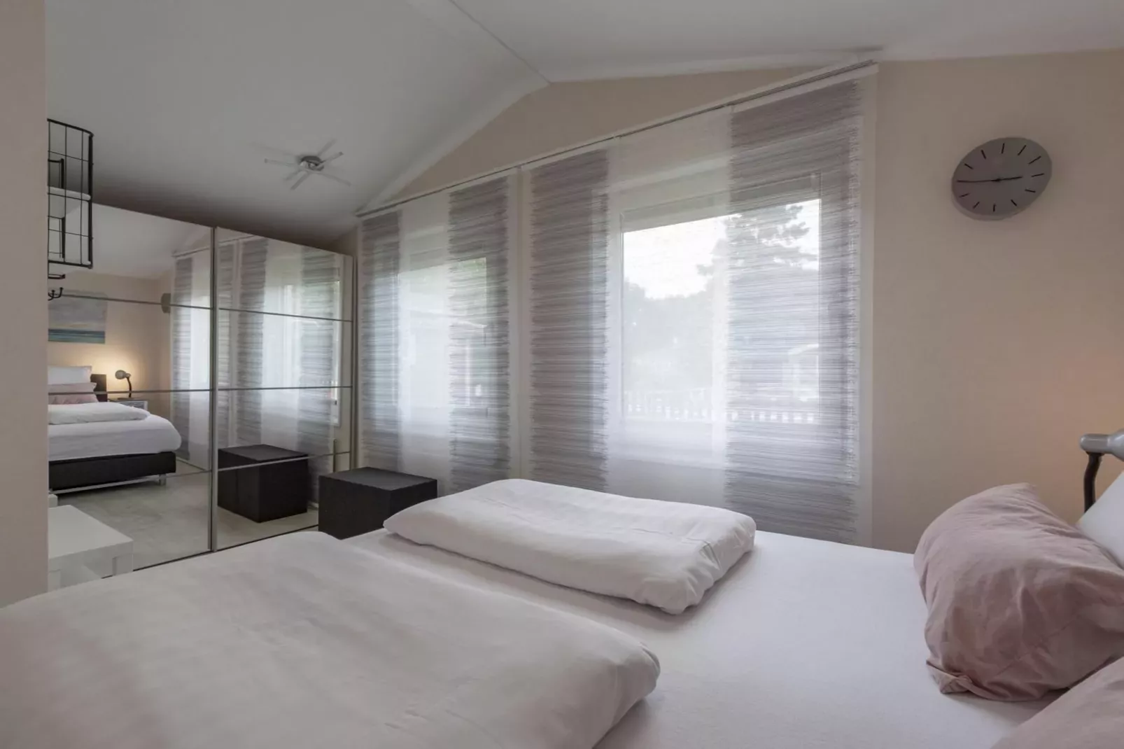 Garnekuul 49-Bedroom