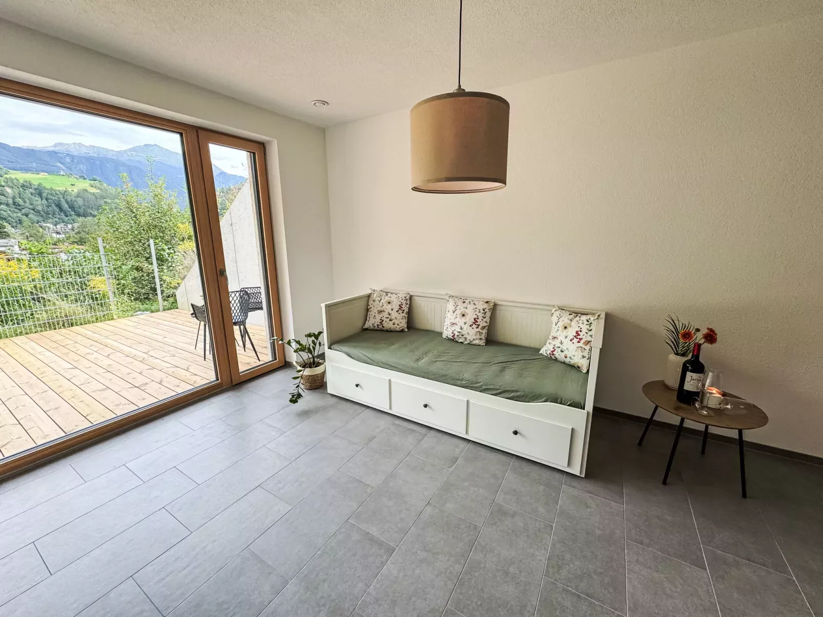 Urgen Living-Inside