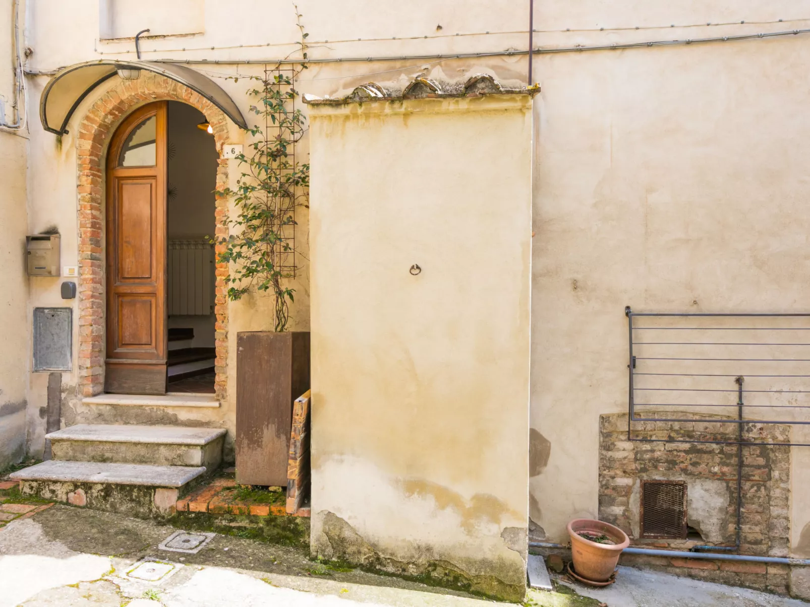 Casa Campau-Outside