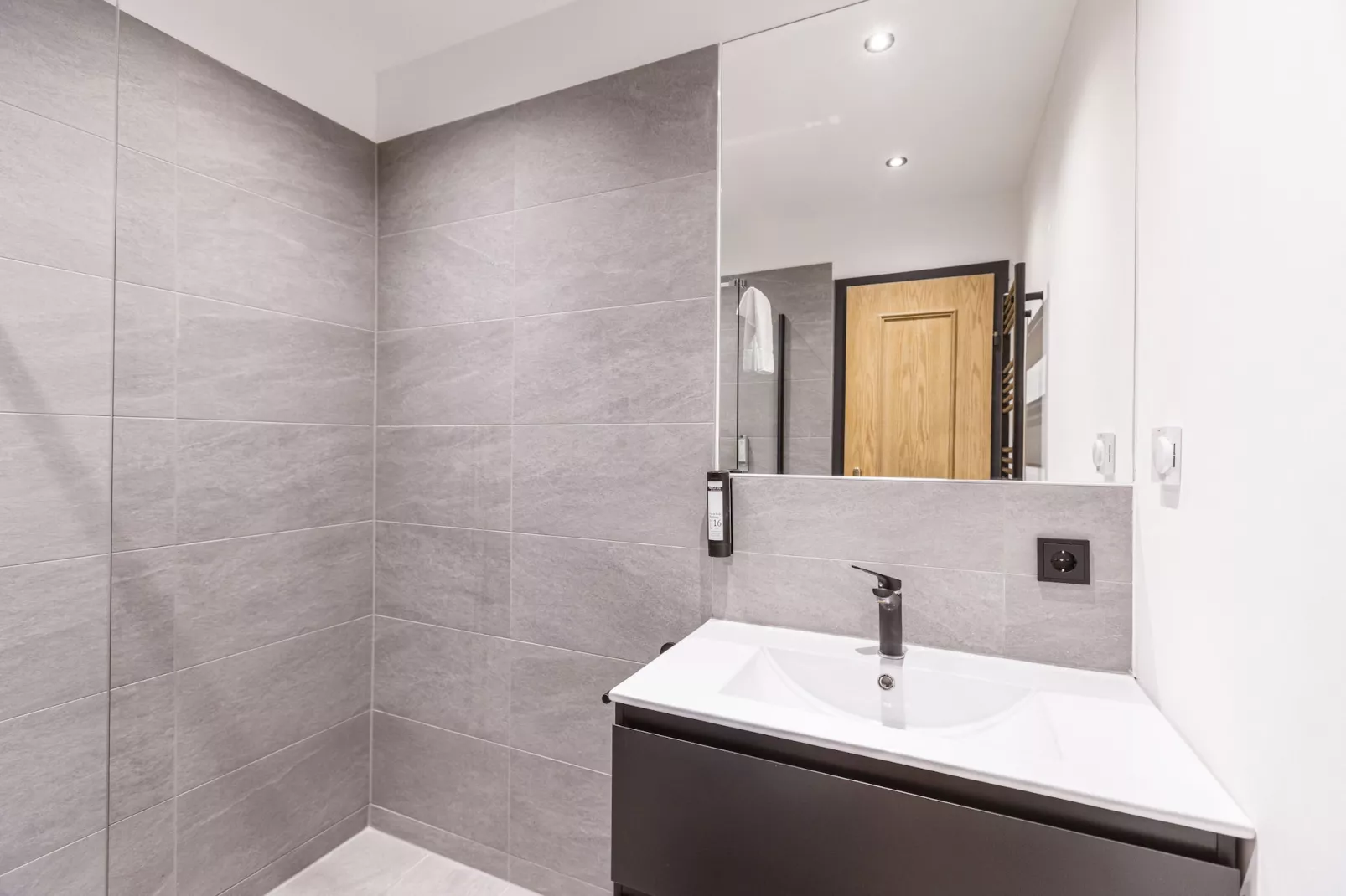 Saalbach Suite 5-Bathroom