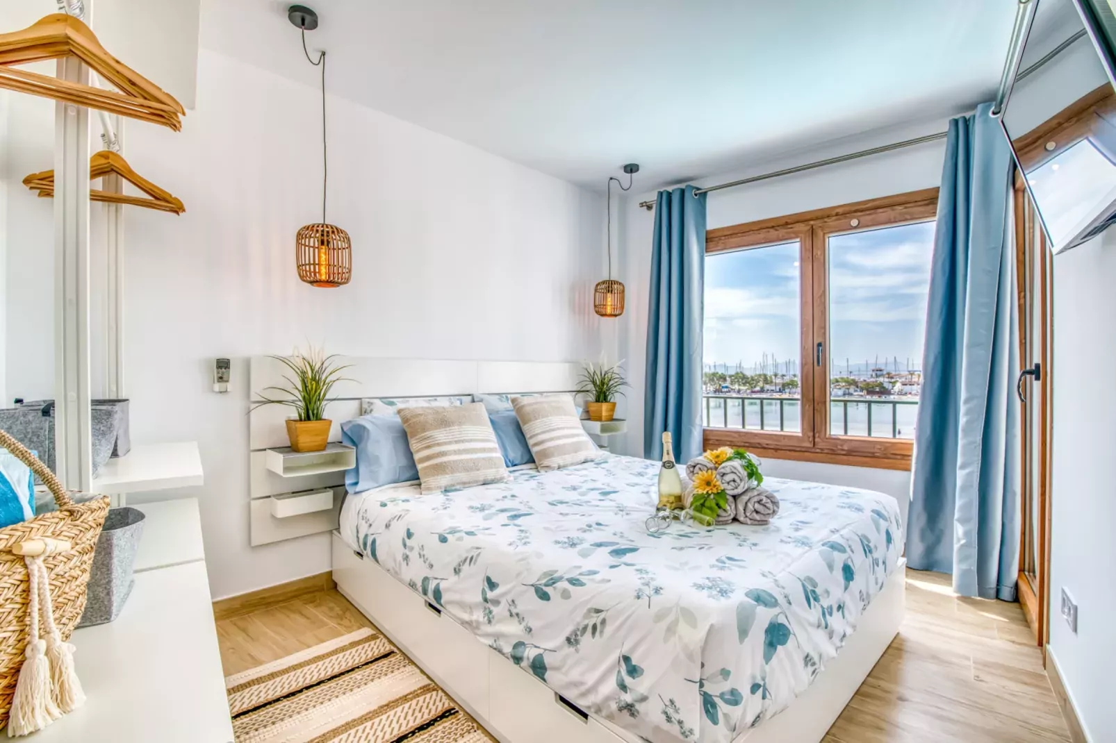 Blue Sea-Bedroom