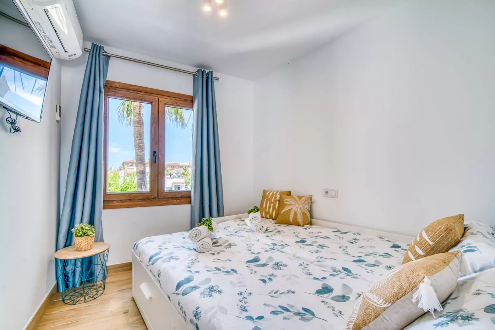 Blue Sea-Bedroom