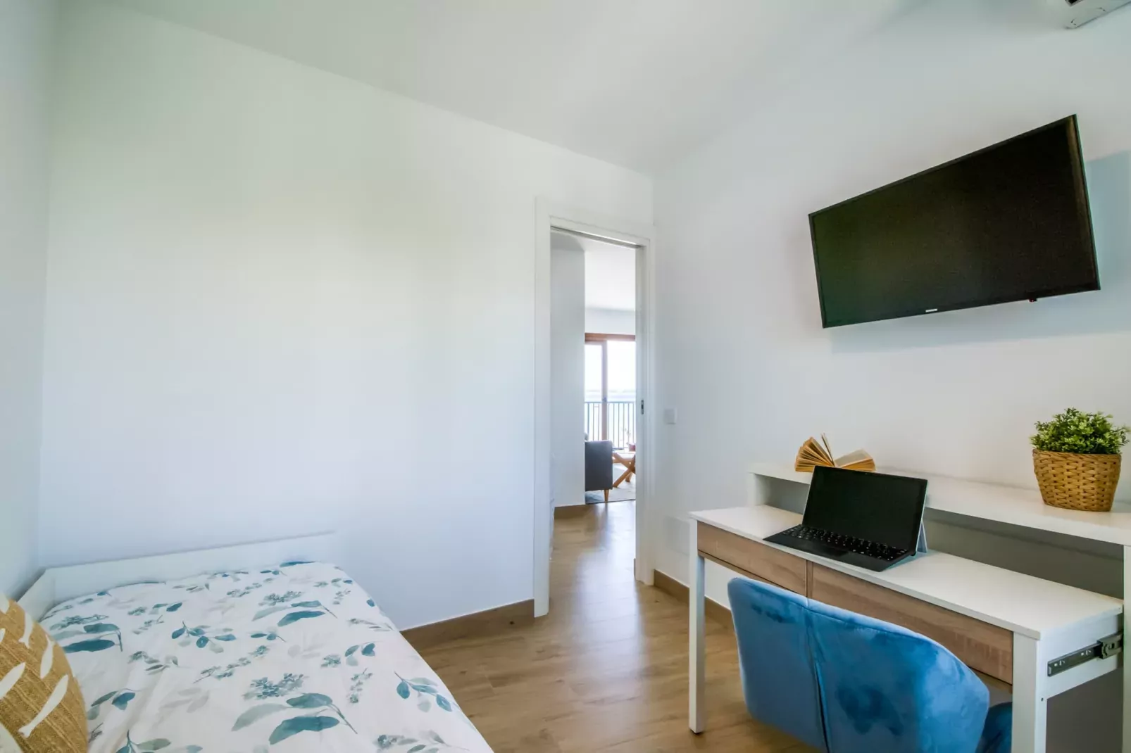 Blue Sea-Bedroom
