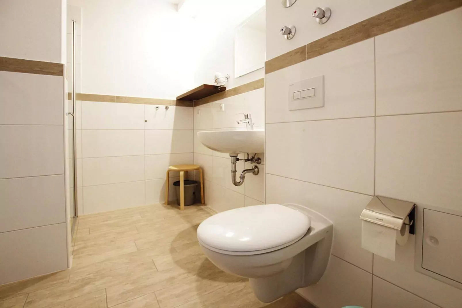 Apartment Hafenflair / Haus 3 EG-Wohnung 9 1-2 Personen-Bathroom