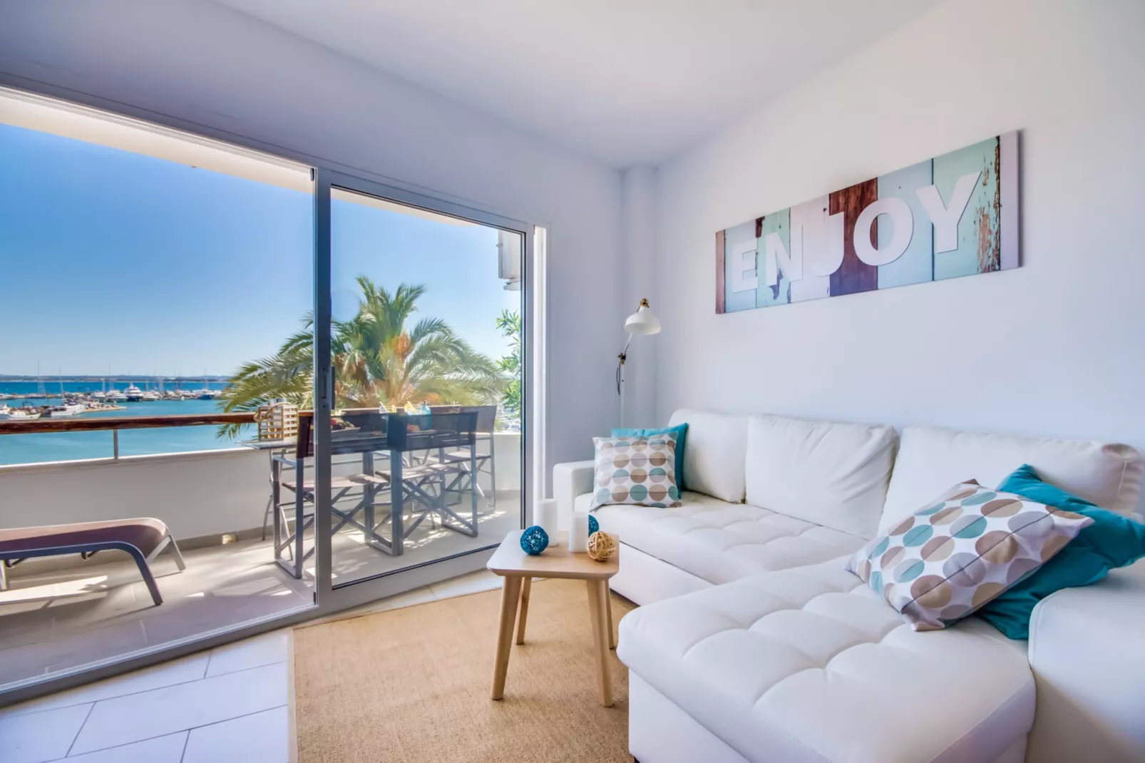 Enjoy-Living room