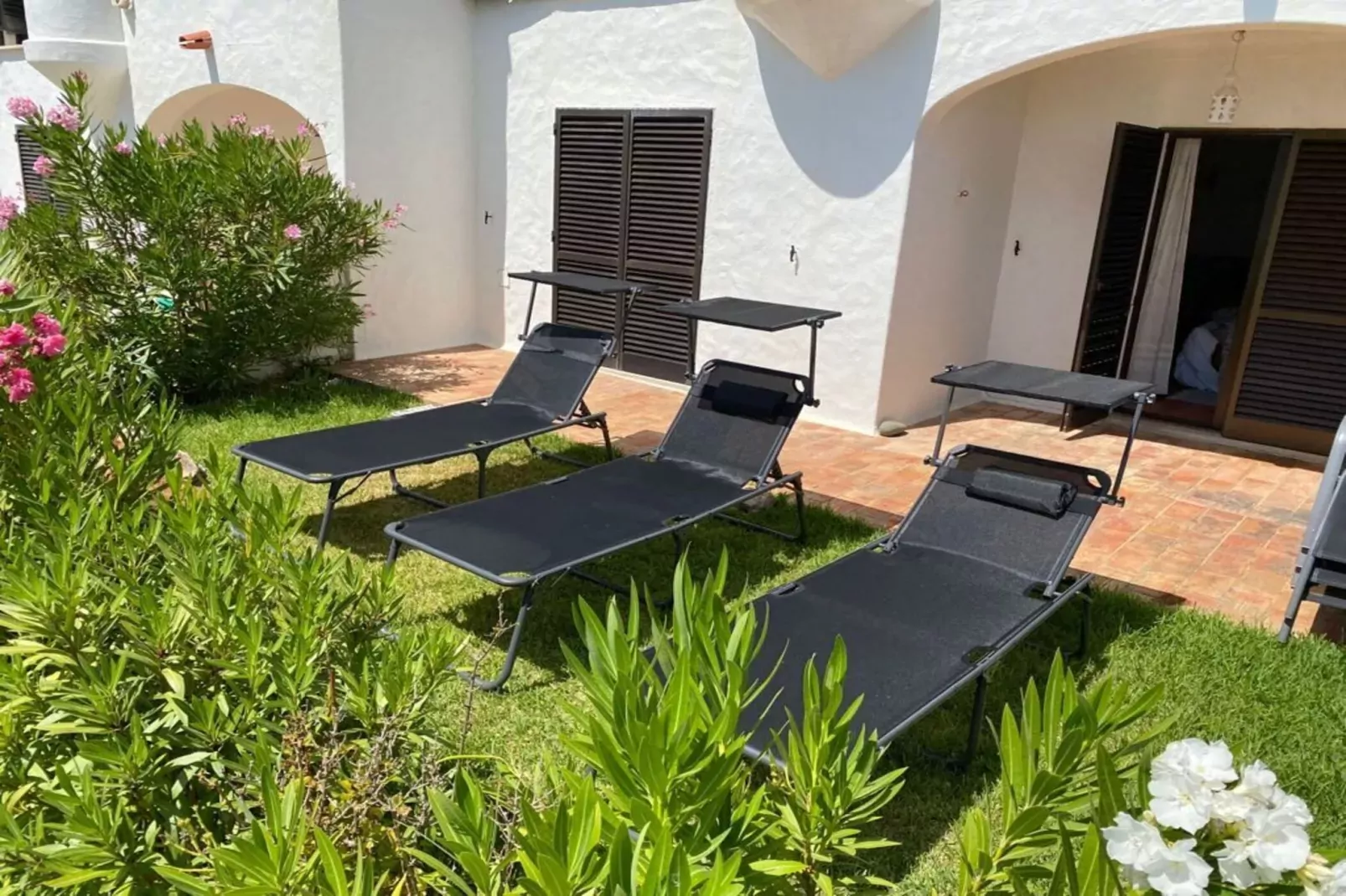 Reihenhaus in Armação de Pêra // Casa Ninho-Terrace balcony