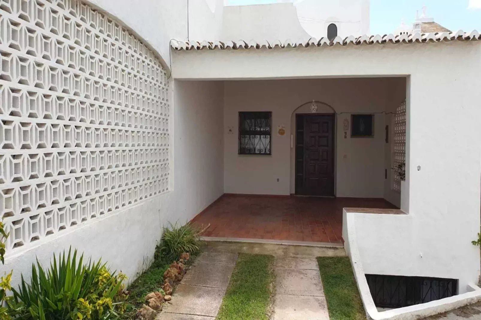 Reihenhaus in Armação de Pêra // Casa Ninho-Reception hall