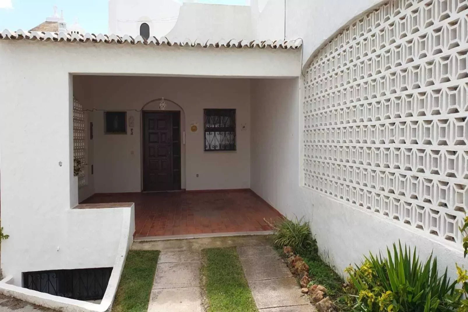 Reihenhaus in Armação de Pêra // Casa Ninho-Reception hall