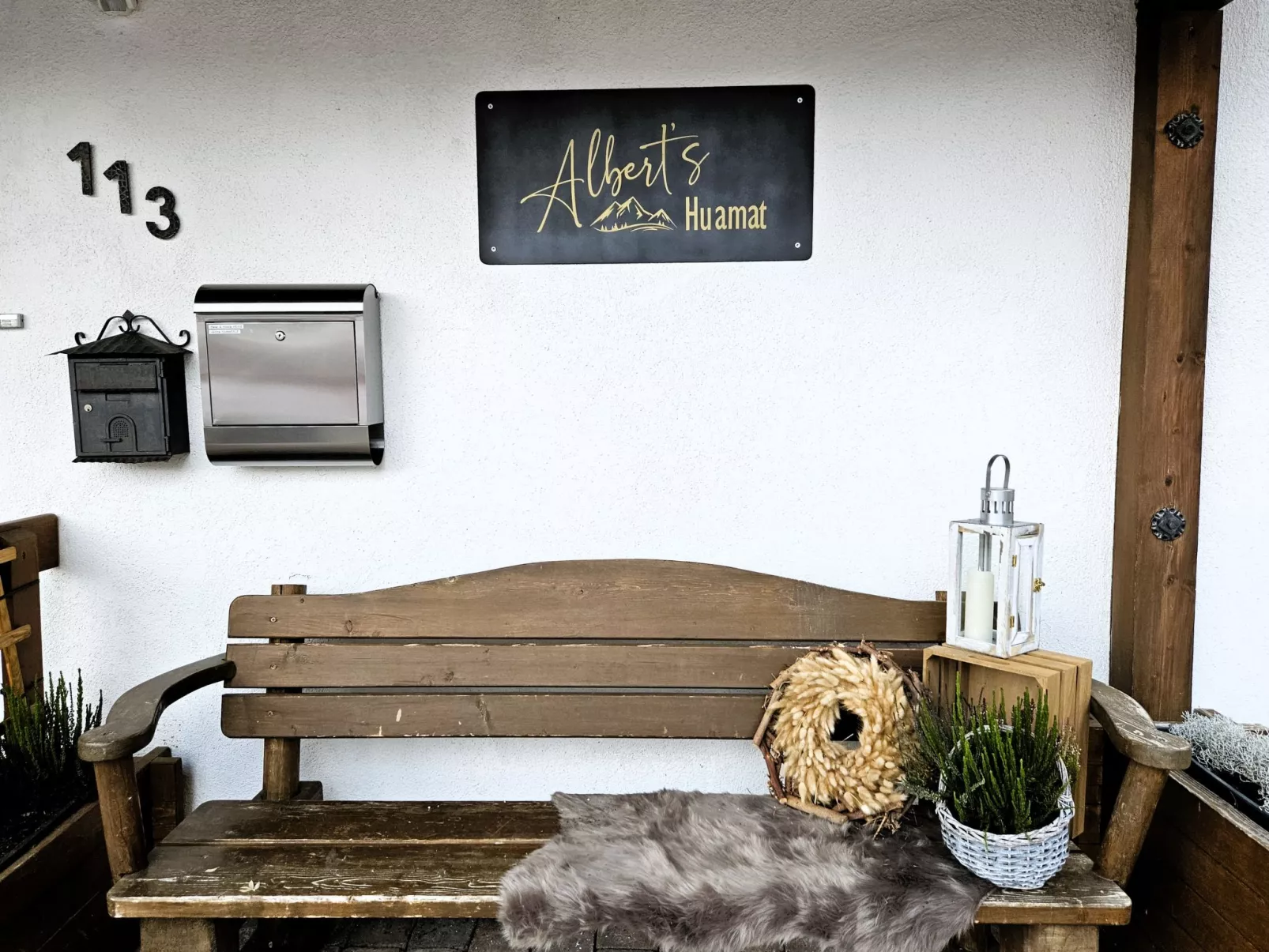 Alberts Huamat-Outside