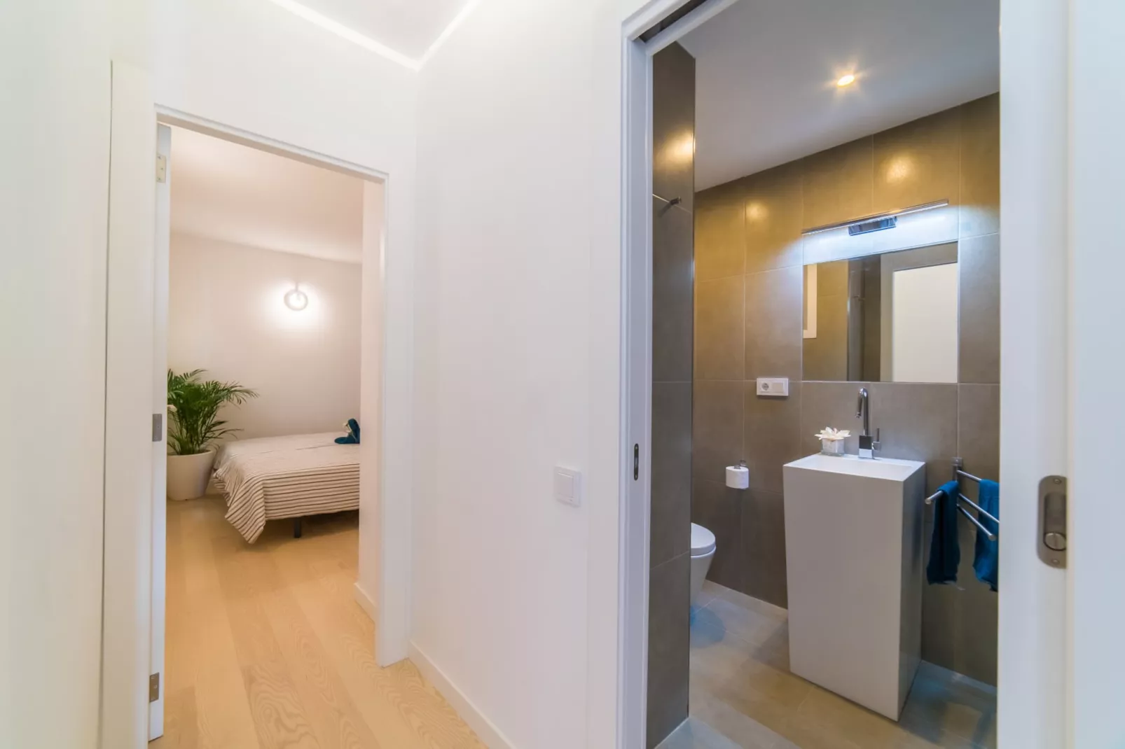 Mimosa-Bathroom