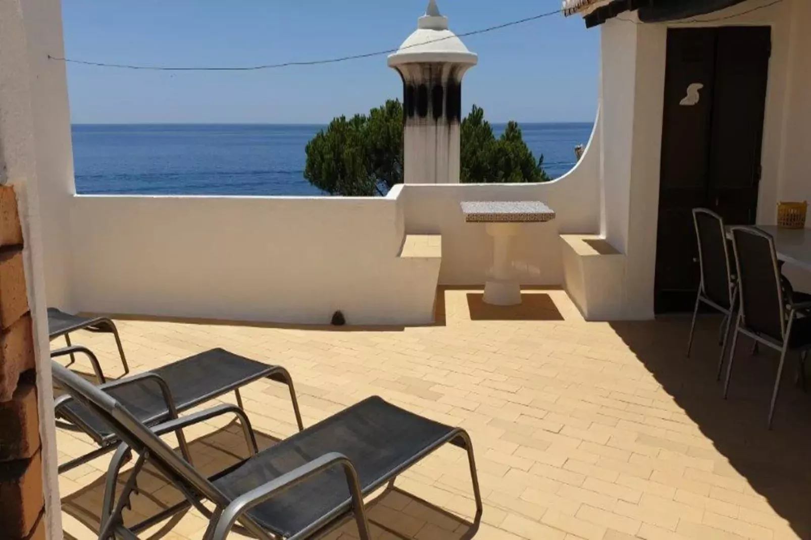Reihenhaus in Armação de Pêra // Casa Ninho-Terrace balcony
