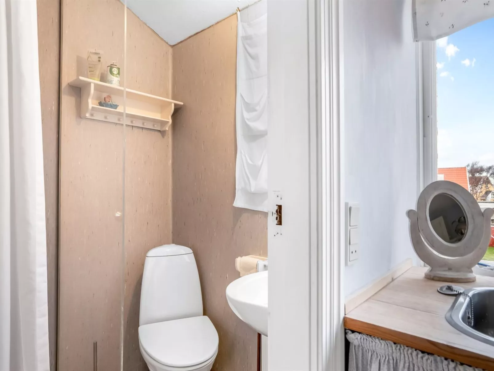 "Tryggi" - 300m from the sea-Drinnen