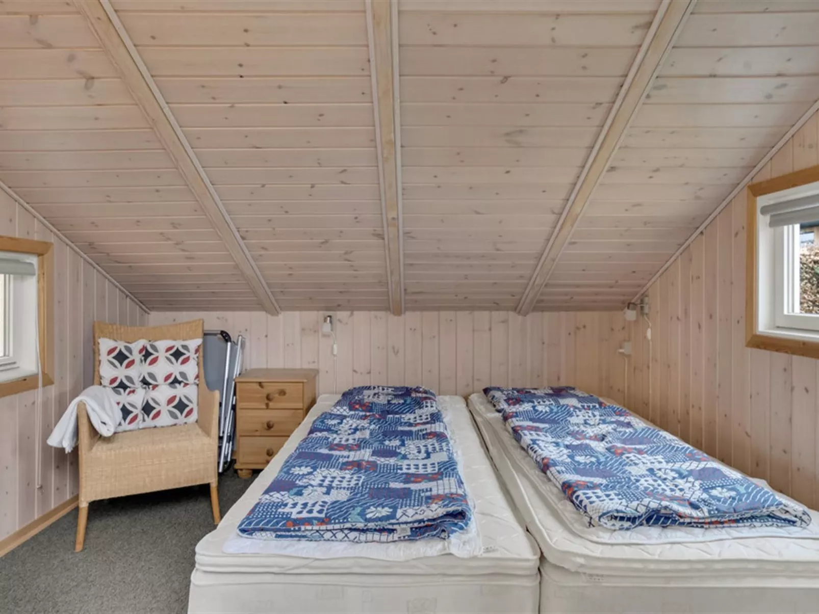 "Halla" - 250m from the sea-Drinnen