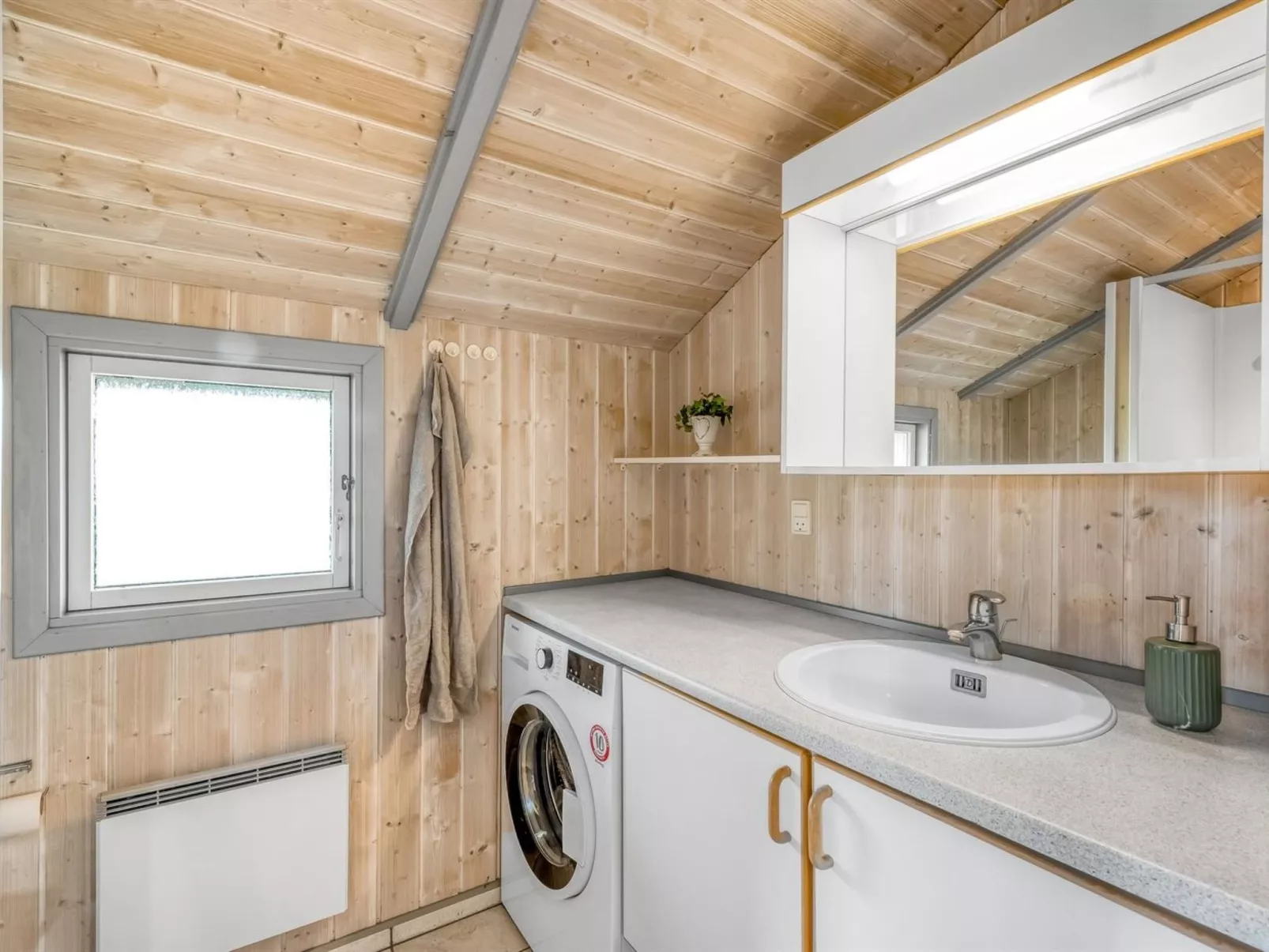 "Halla" - 250m from the sea-Drinnen