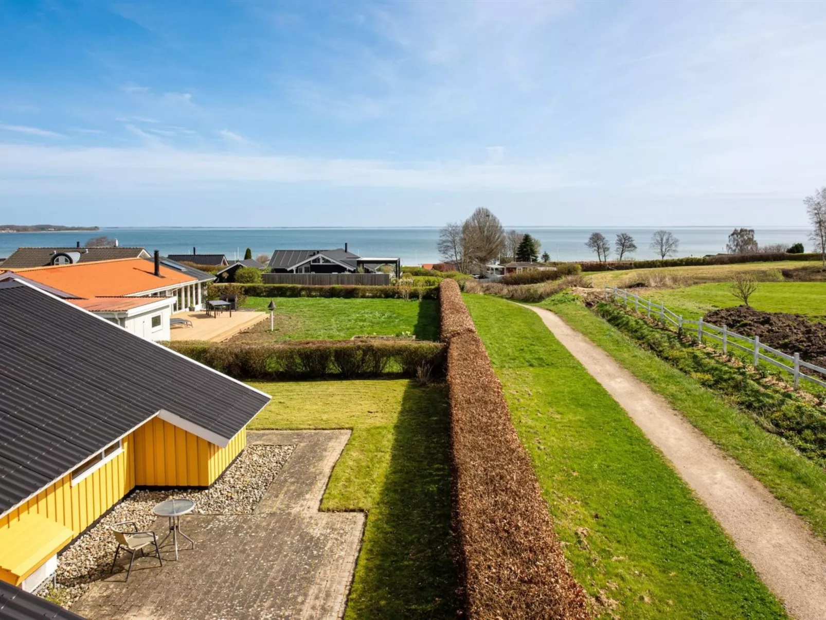 "Halla" - 250m from the sea-Draußen