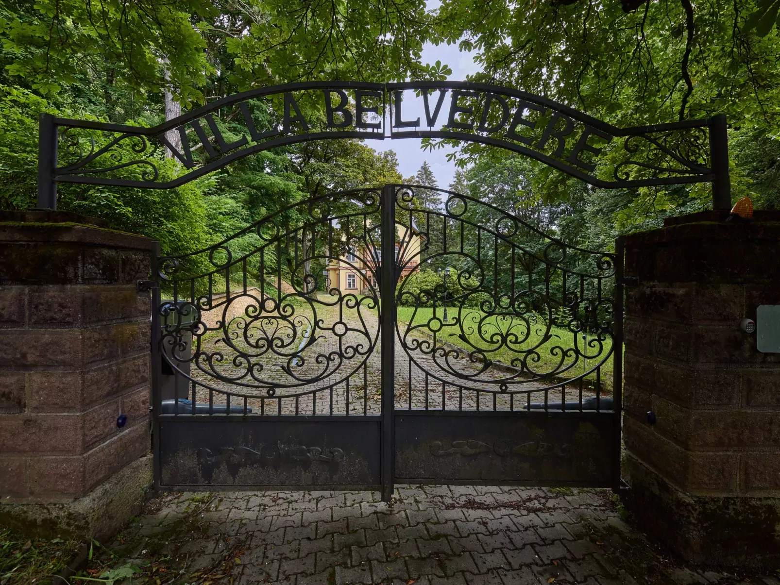 Villa Belvedere-Outside