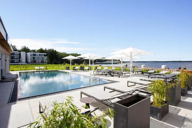 Apartments im MAREMÜRITZ Yachthafen Resort & Spa / Fortuna Suite Landseite 3 Personen-Pool