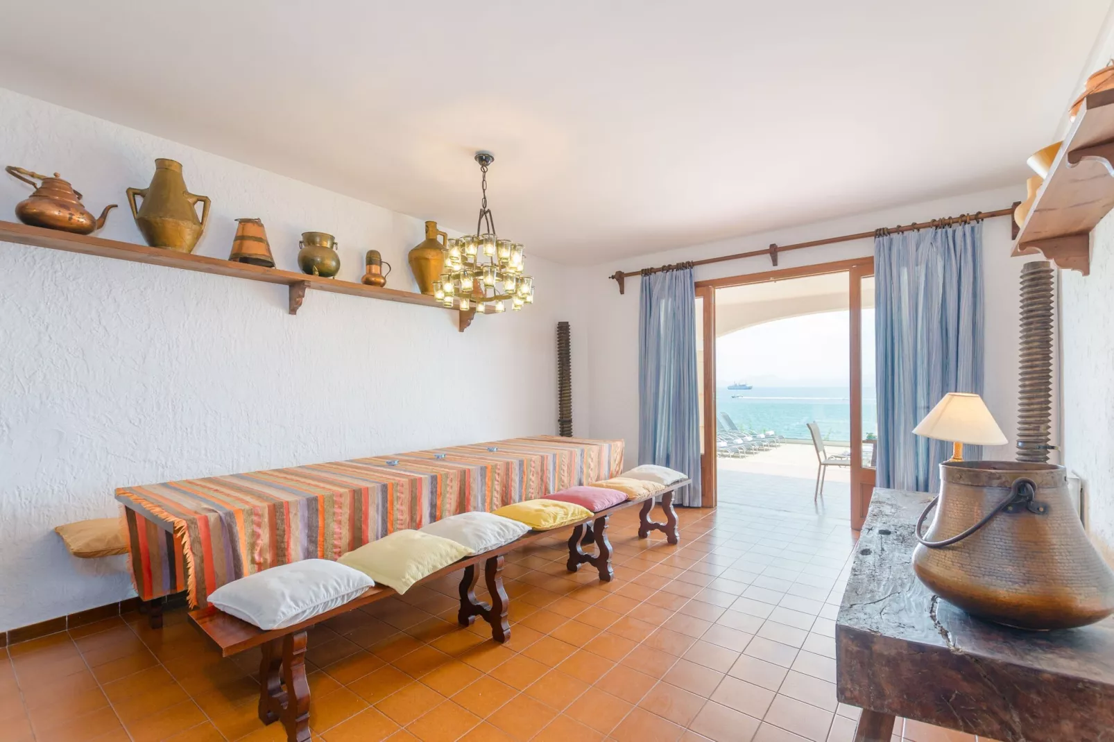 Villa Can Torrens-Dining room