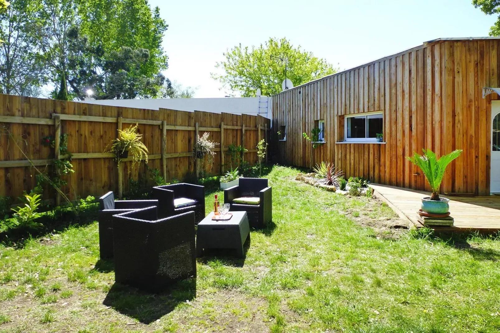 Holiday home Le Porge-Jardins en été