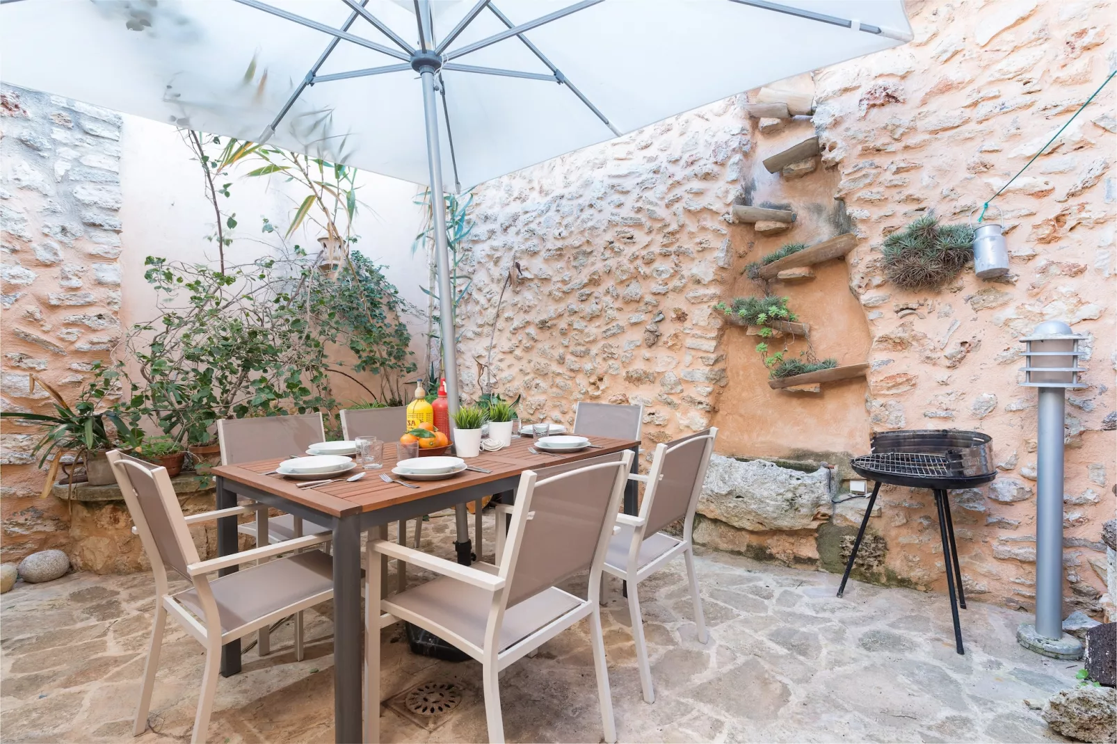 Can Vallori-Terrace balcony