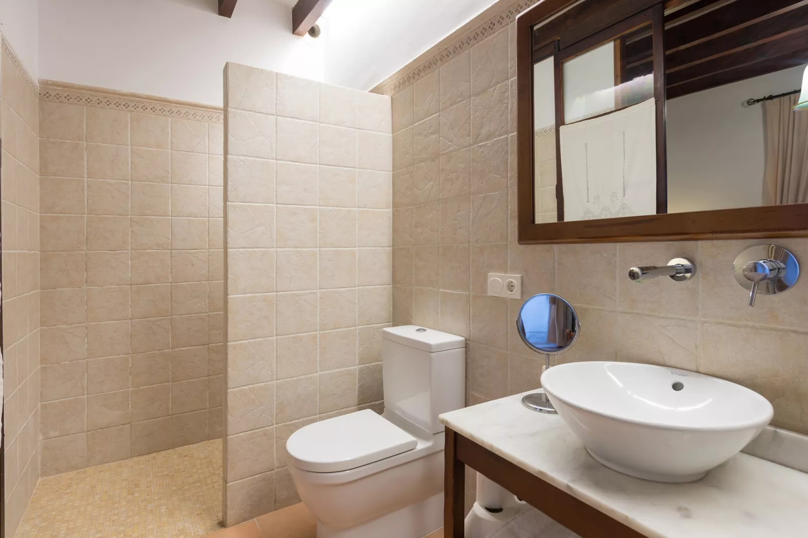Can Vallori-Bathroom
