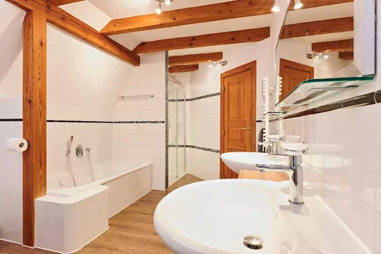 Haus Monika 200 qm / 7-8 Personen-Bathroom