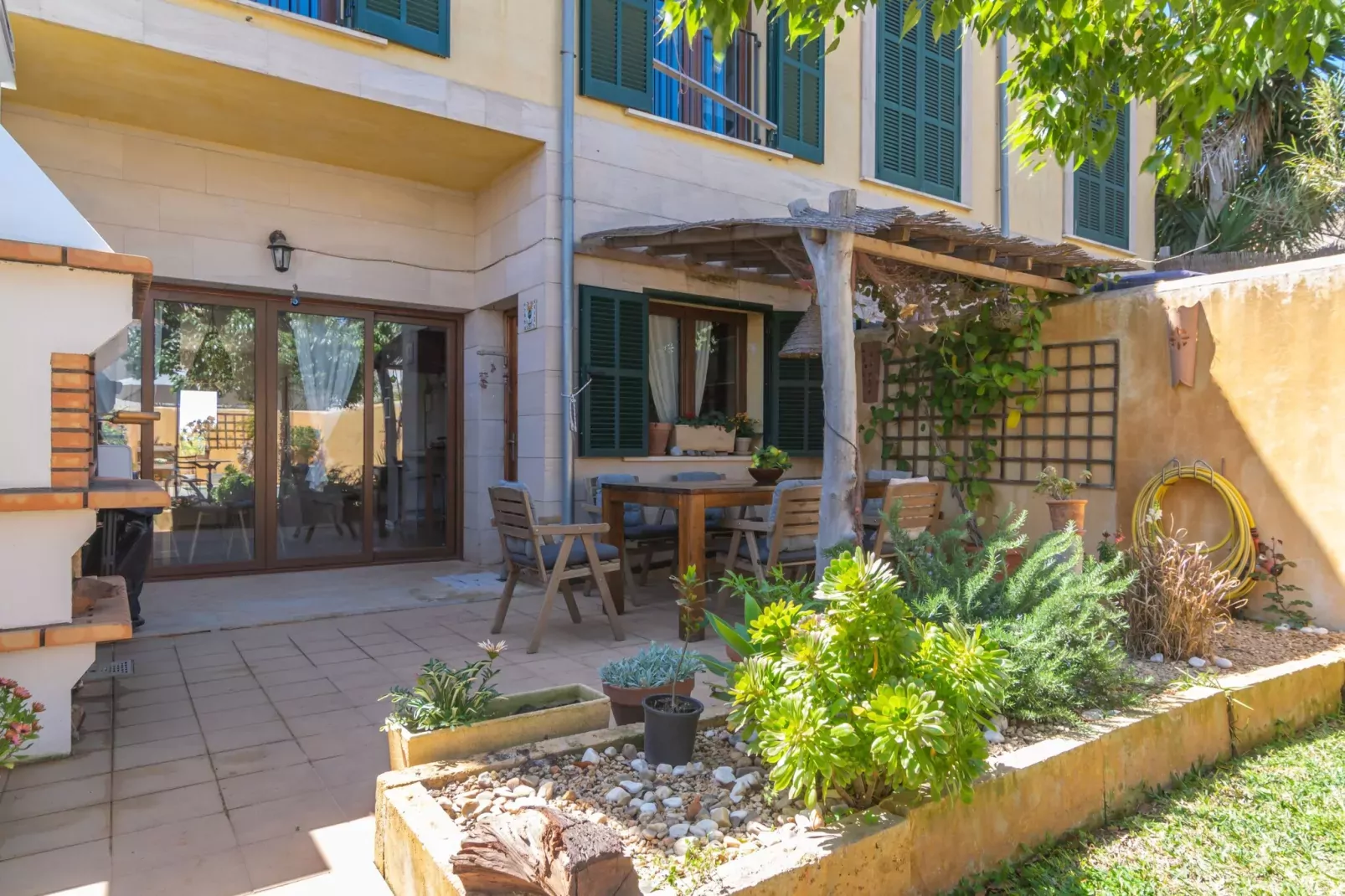 Els Àngels-Exterior summer